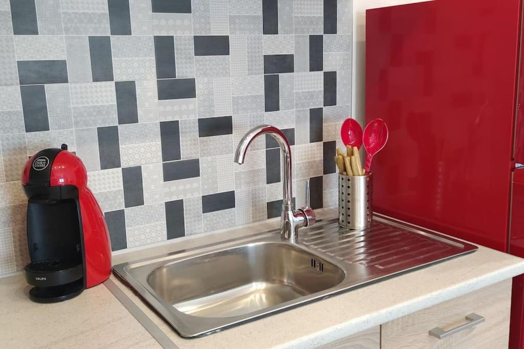 Cozy Apartment In Volos!! Экстерьер фото